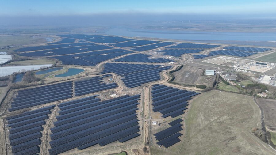 Quinbrook Closes UK’s Largest Solar PV + Battery Storage Project Financing for Cleve Hill Solar Park